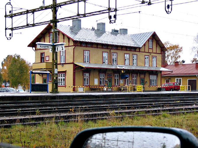 Fr  24. Sept. 2004   15:04   lvsbyn, Bahnhof